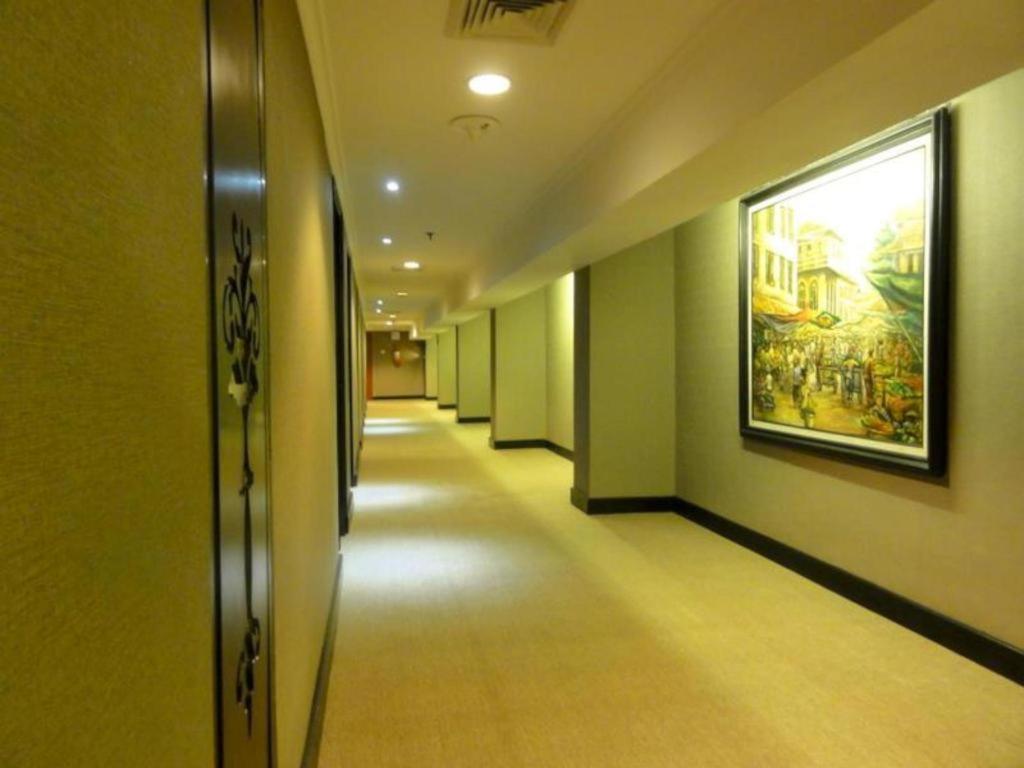 Regent'S Park Hotel Malang Kültér fotó