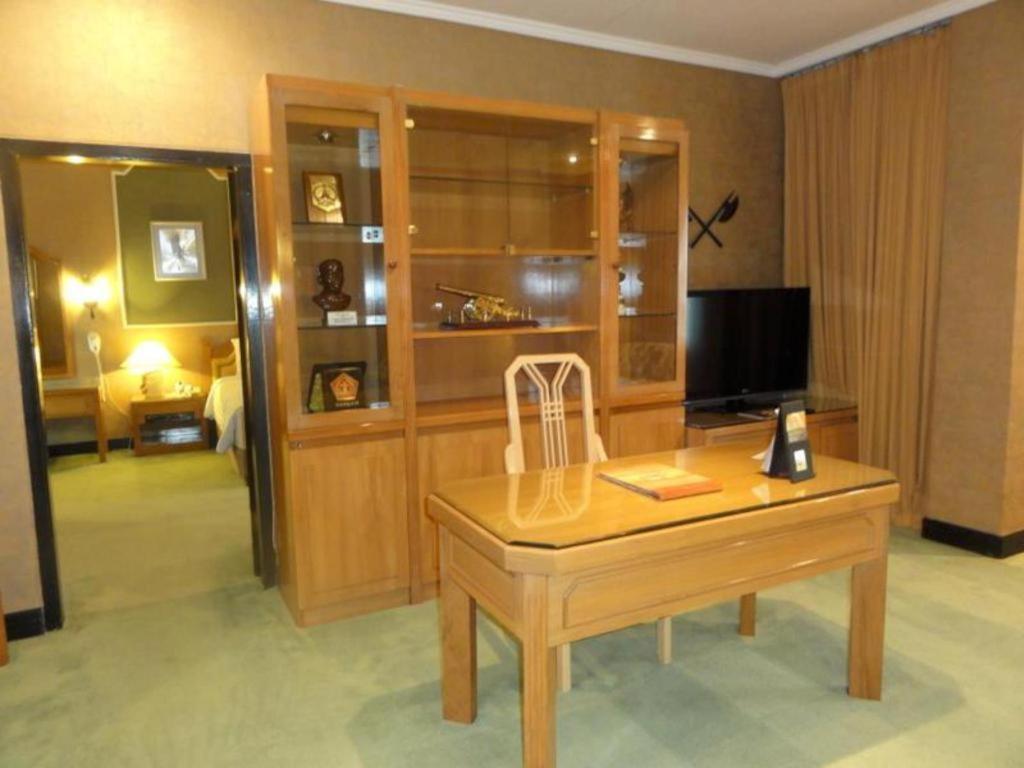 Regent'S Park Hotel Malang Kültér fotó