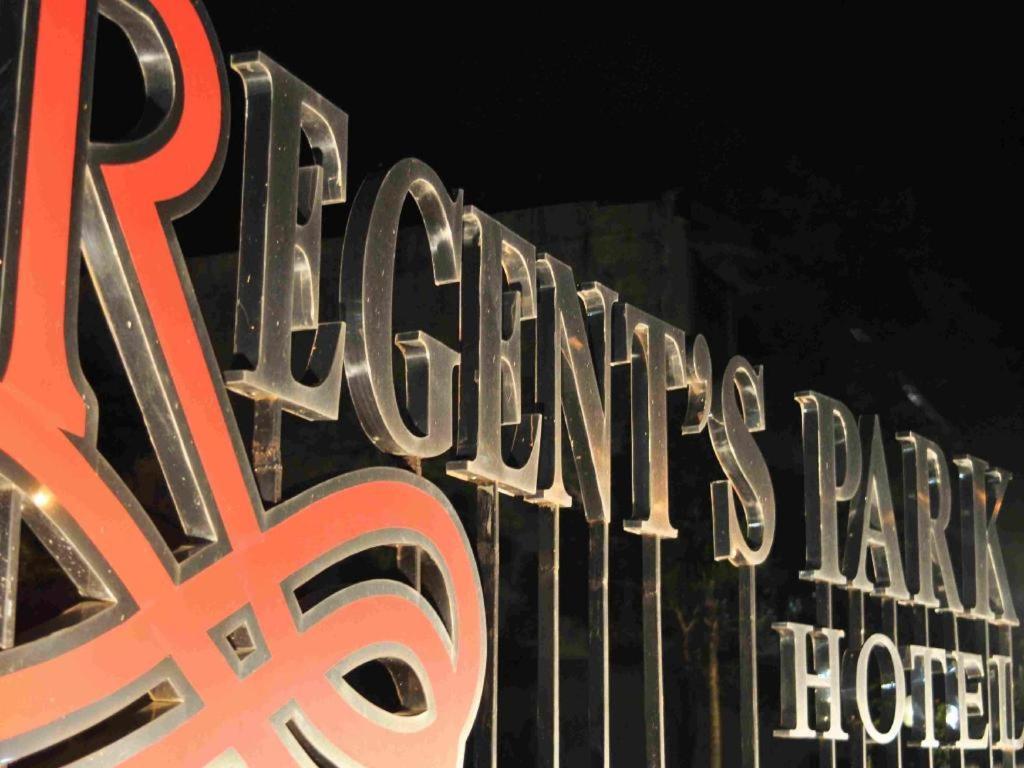 Regent'S Park Hotel Malang Kültér fotó