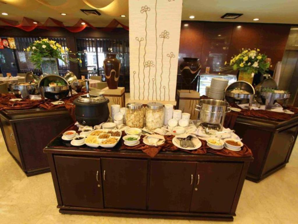 Regent'S Park Hotel Malang Kültér fotó