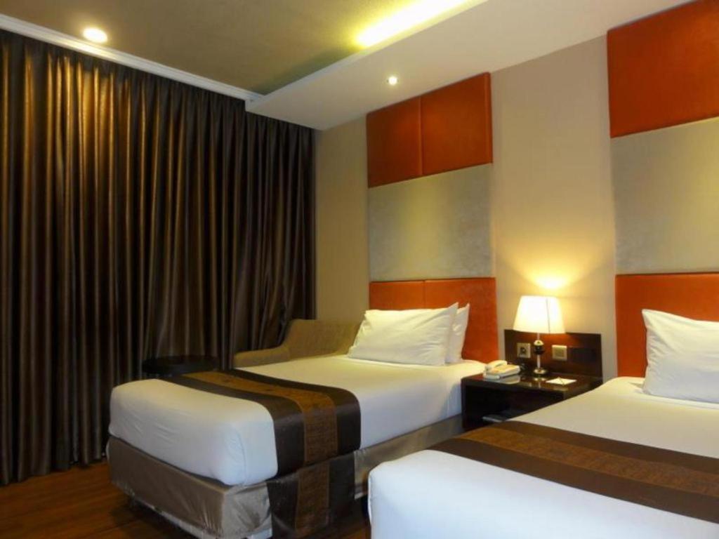 Regent'S Park Hotel Malang Kültér fotó
