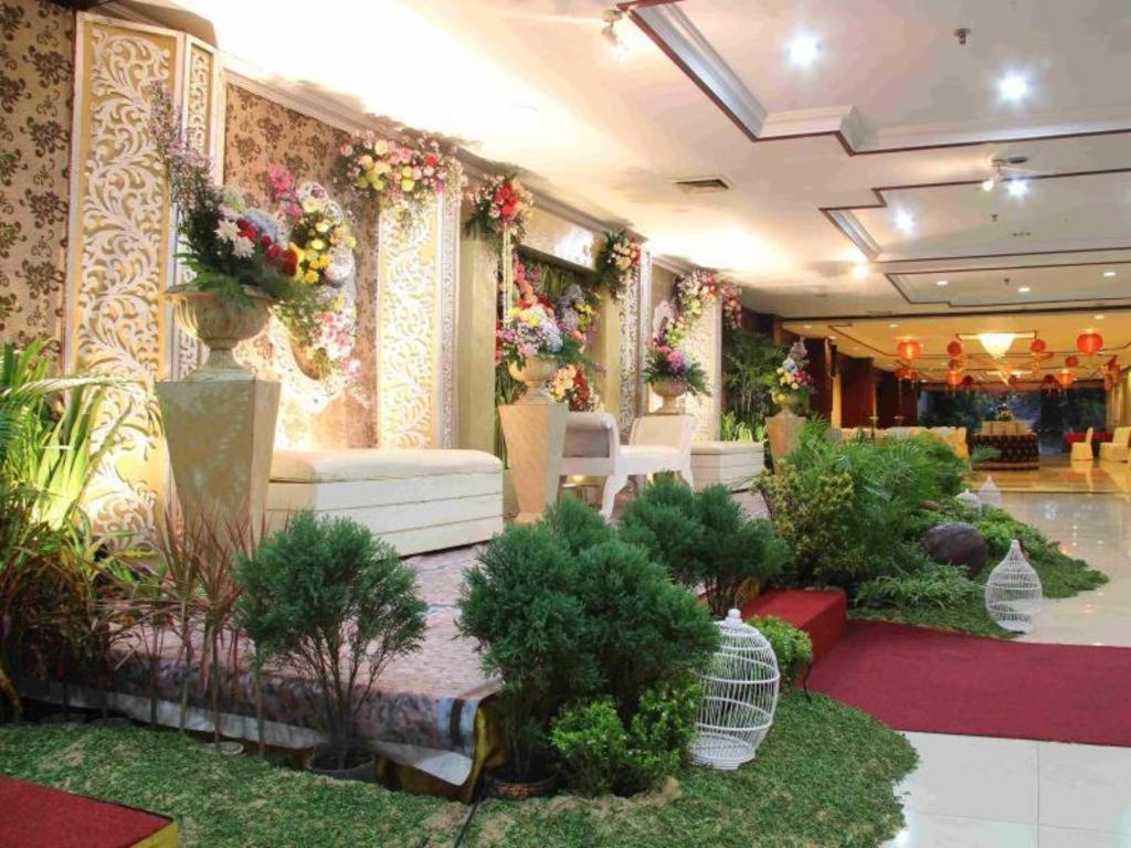 Regent'S Park Hotel Malang Kültér fotó