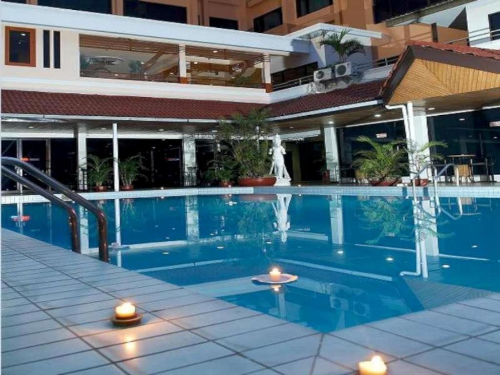 Regent'S Park Hotel Malang Kültér fotó