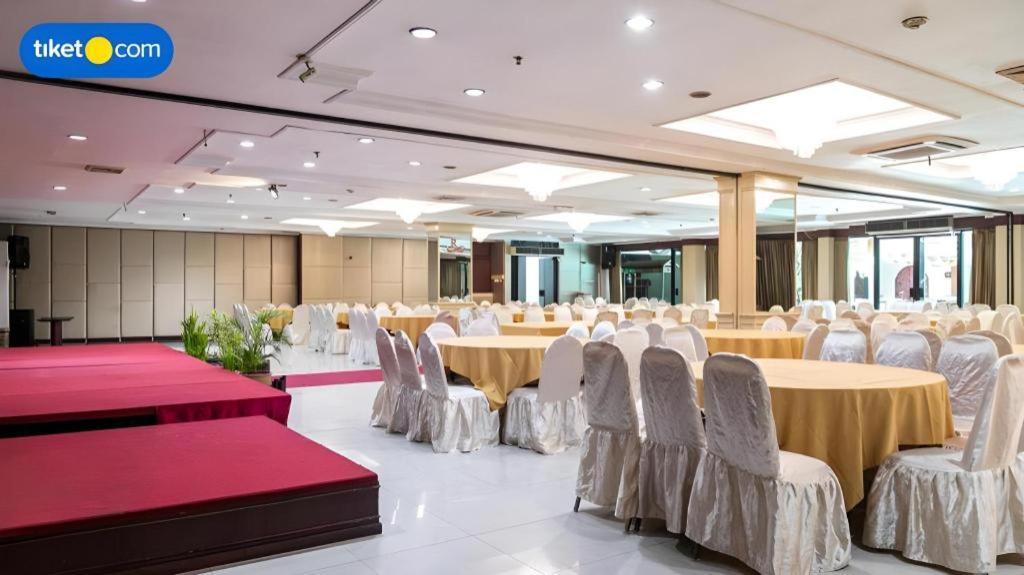 Regent'S Park Hotel Malang Kültér fotó