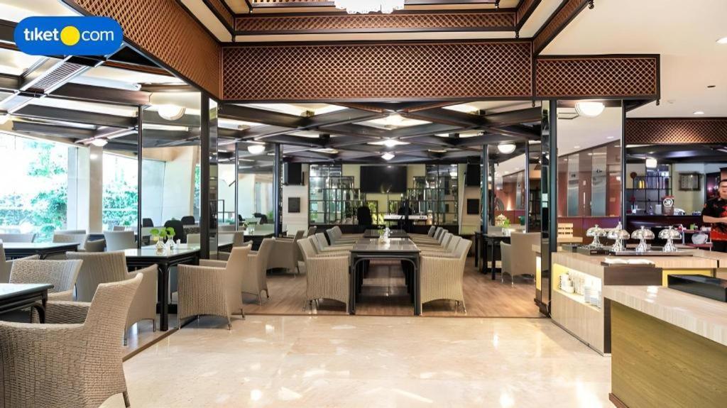 Regent'S Park Hotel Malang Kültér fotó