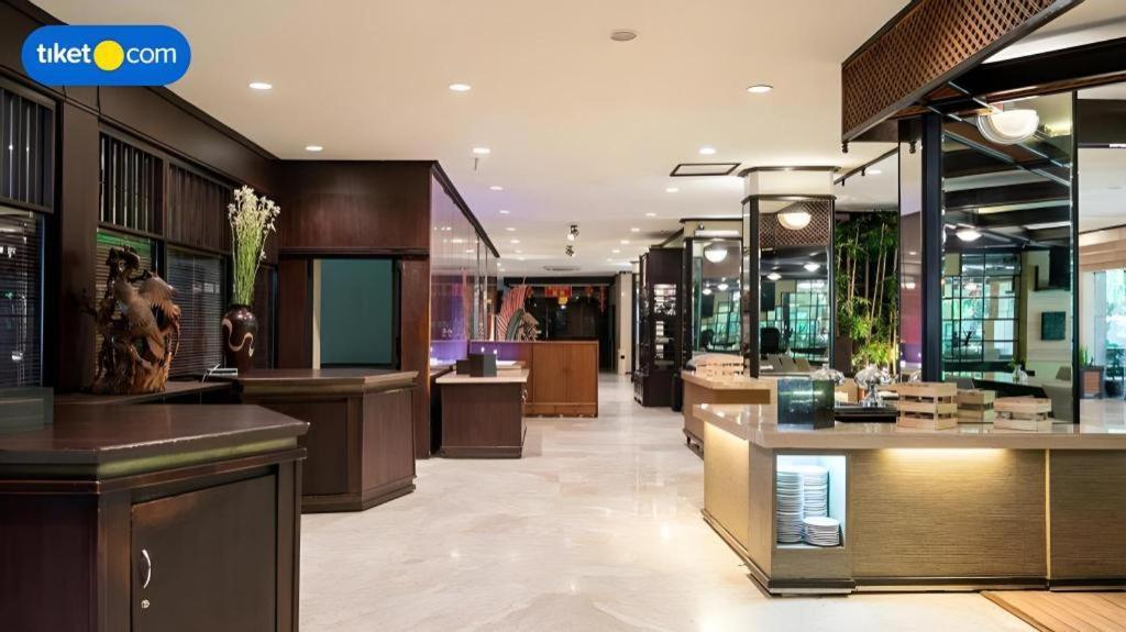 Regent'S Park Hotel Malang Kültér fotó