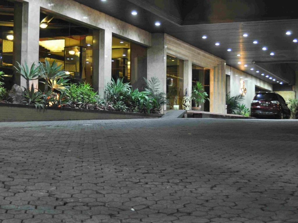 Regent'S Park Hotel Malang Kültér fotó