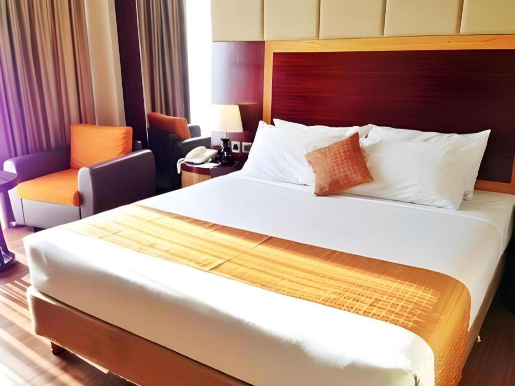 Regent'S Park Hotel Malang Kültér fotó