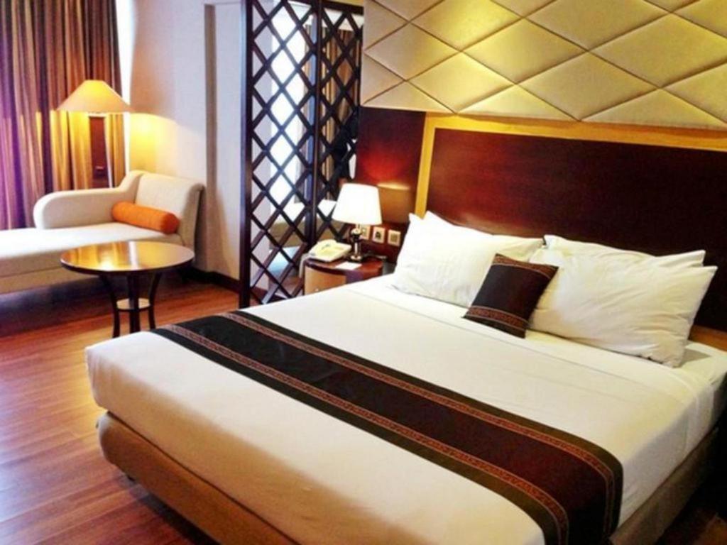 Regent'S Park Hotel Malang Kültér fotó