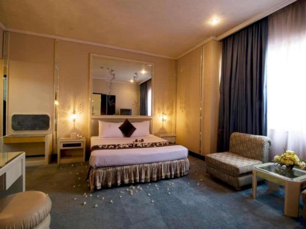 Regent'S Park Hotel Malang Kültér fotó