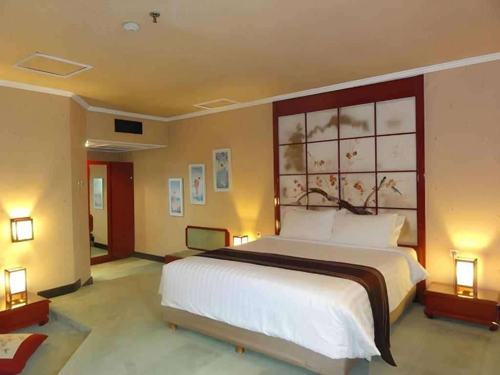 Regent'S Park Hotel Malang Kültér fotó